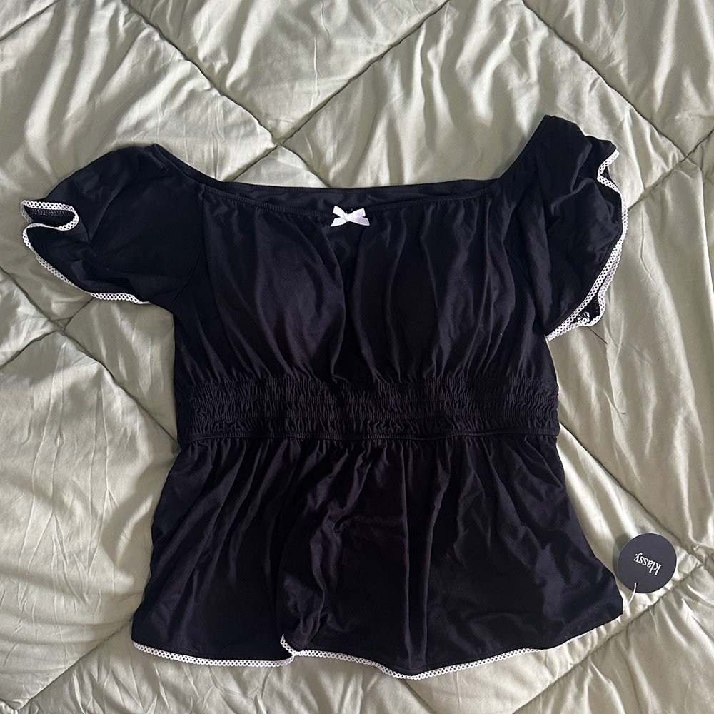 Klassy off shoulder flutter sleeve top